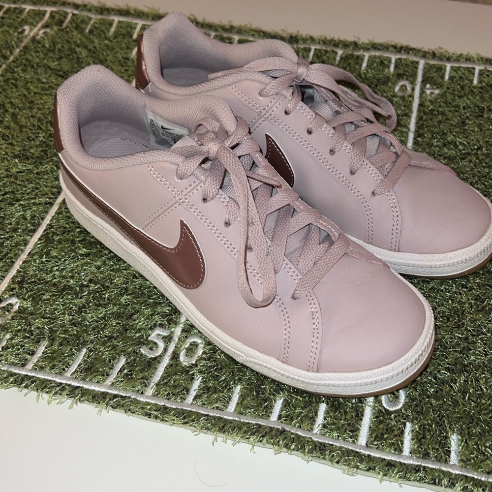 Nike Court Royale Women’s Sneakers Size 6.5